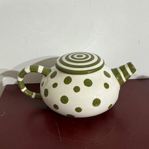 Decorative Green and White Polka Dot Teapot